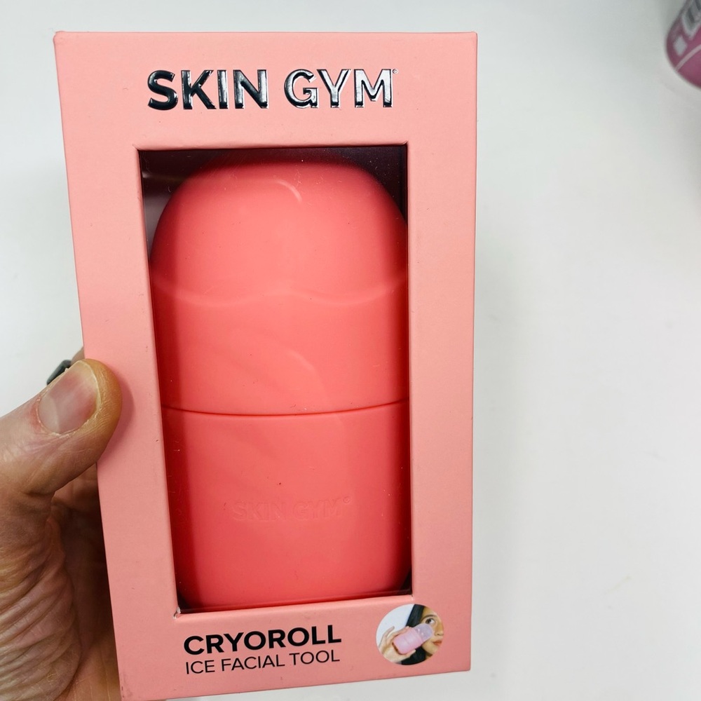 NWT Skin Gym Cryoroll Ice Facial (sold at Free People) in Pink